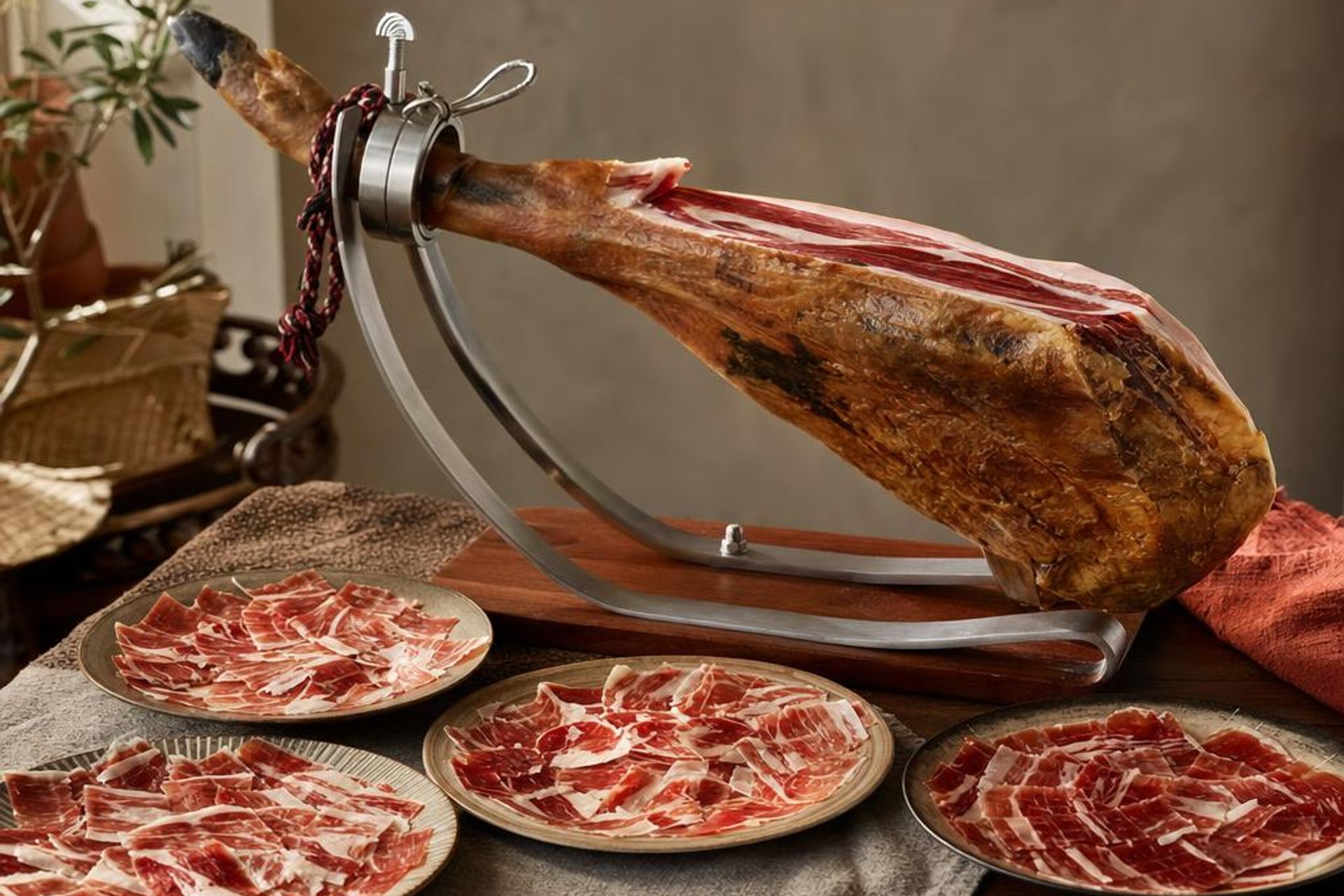 cuántas raciones salen de un jamón | Nevera Española
