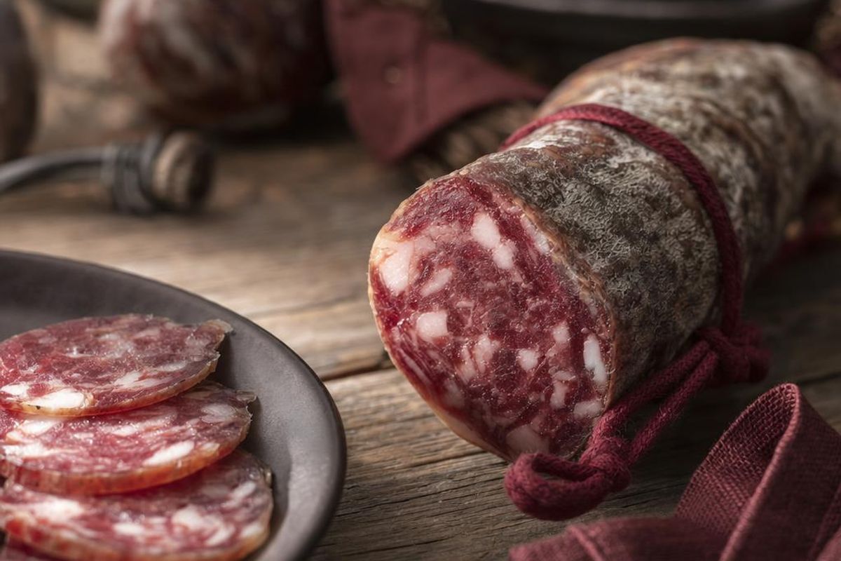cómo conservar embutidos ibéricos | Nevera Española