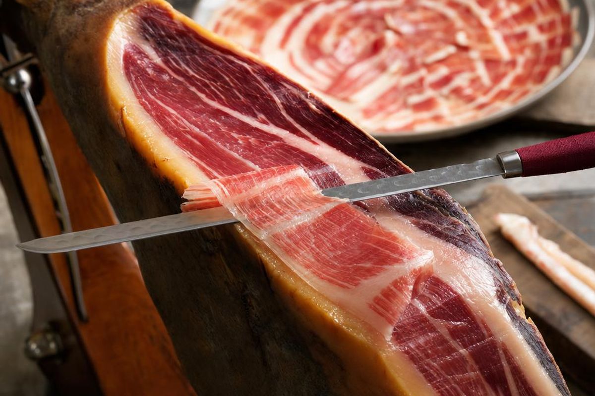 como cortar jamon en casa | Nevera Española